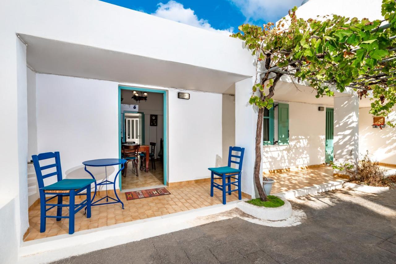 Authentic Santorinian Home Experience Fira  Luaran gambar