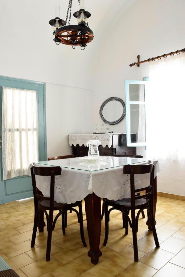 Authentic Santorinian Home Experience Fira  Luaran gambar